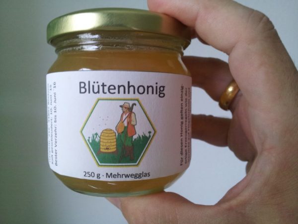 Blütenhonig verkaufen an Bienenhirte bspw. in diesen Honiggläsern